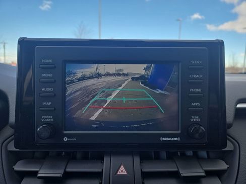 Used 2020 Toyota RAV4 LE image 19