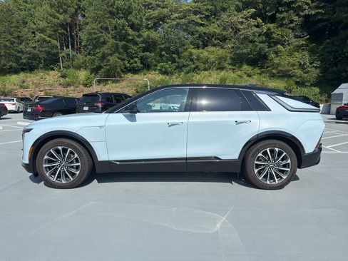 Used 2024 Cadillac Lyriq Sport AWD/4WD image 5