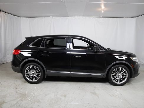 Used 2016 Lincoln MKX Reserve w/ Luxury Package image 2