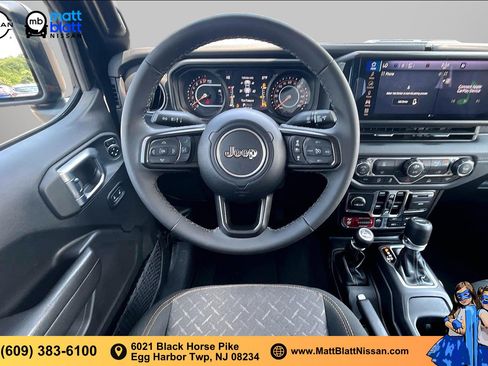 Used 2026 Jeep Gladiator Mojave AWD/4WD image 4
