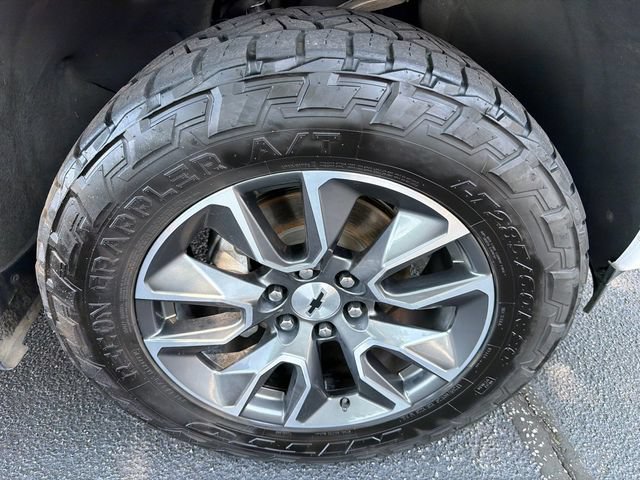 Used 2023 Chevrolet Silverado 1500 RST AWD/4WD image 12