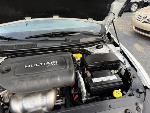 Used 2015 Chrysler 200 Limited w/ Convenience Group image 35