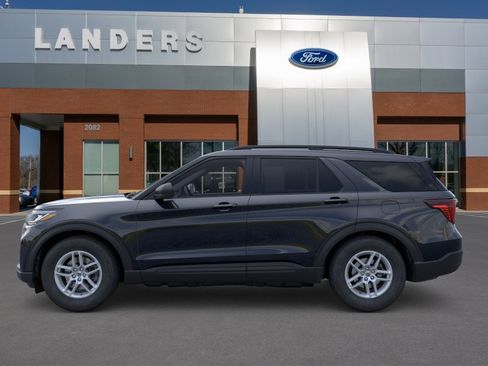 New 2026 Ford Explorer Active RWD image 3