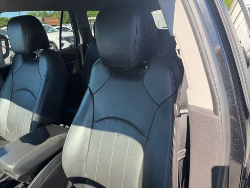 Used 2017 Buick Enclave Leather FWD image 14