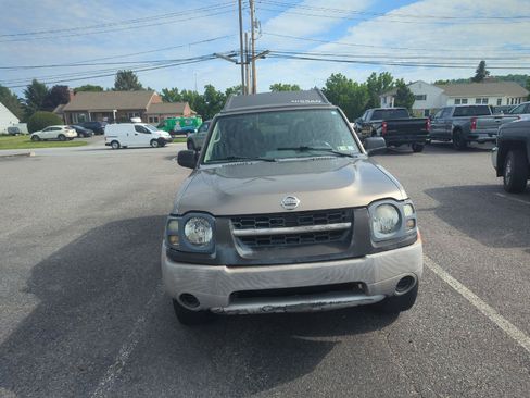 Used 2004 Nissan Xterra XE AWD/4WD image 2