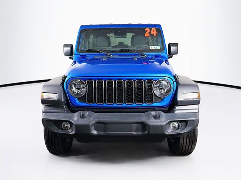 Used 2024 Jeep Wrangler Unlimited Sport AWD/4WD image 2