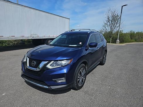 Used 2019 Nissan Rogue SV w/ Premium Package image 3