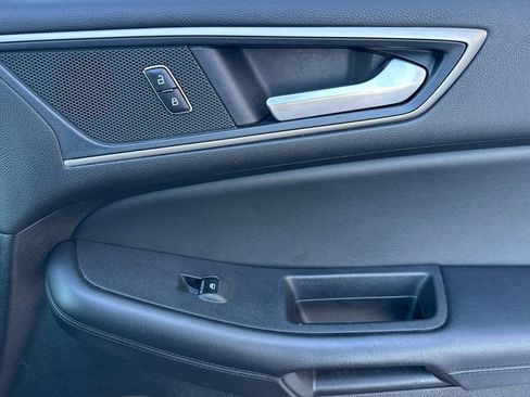 Used 2021 Ford Edge SEL image 21