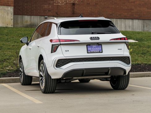 Certified 2026 Audi Q3 quattro 2.0T AWD/4WD image 5
