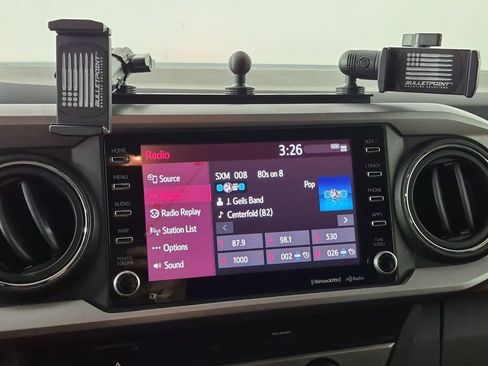 Used 2020 Toyota Tacoma SR5 AWD/4WD image 24