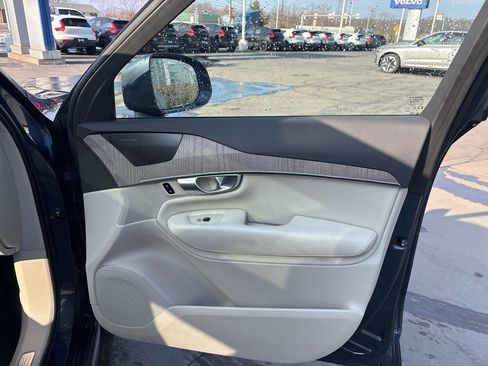 Certified 2023 Volvo XC90 B5 Plus image 34