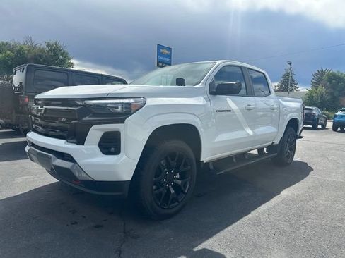 Used 2024 Chevrolet Colorado Z71 w/ LPO, Dark Essentials Package AWD/4WD image 3