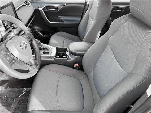 Used 2025 Toyota RAV4 XLE AWD/4WD image 10