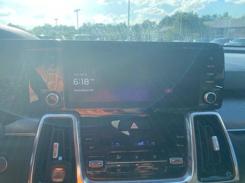 Used 2022 Kia Sorento SX AWD/4WD image 6
