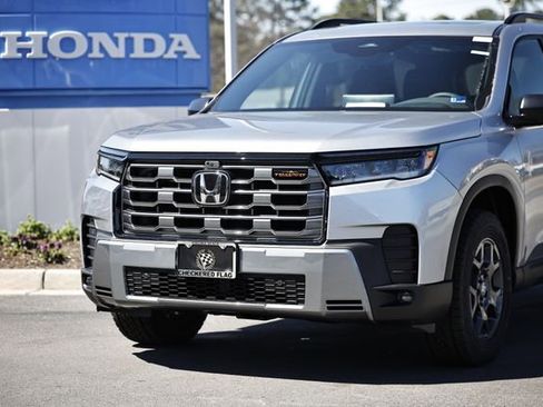 New 2026 Honda Pilot TrailSport image 2