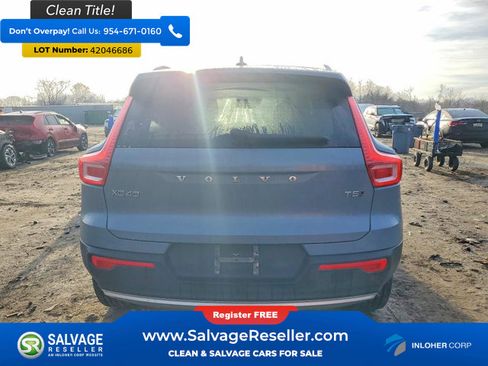Used 2020 Volvo XC40 T5 Momentum image 8