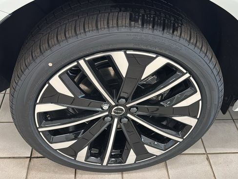 New 2026 Volvo XC60 T8 Ultra w/ Protection Package Premier AWD/4WD image 31