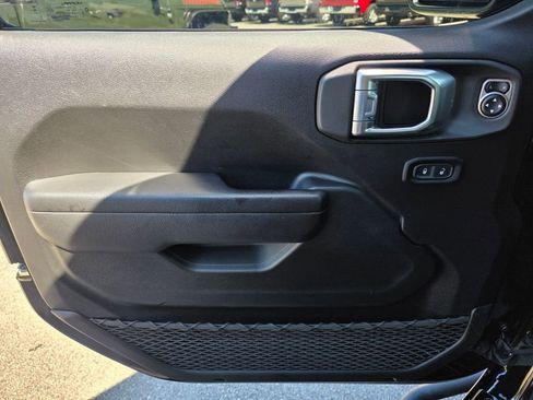 Used 2024 Jeep Gladiator Sport image 23