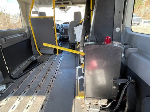 Used 2019 Ford Transit 350 XL RWD image 21