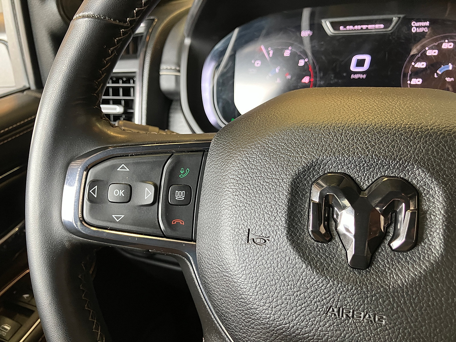 Used 2024 RAM 3500 Limited AWD/4WD image 34