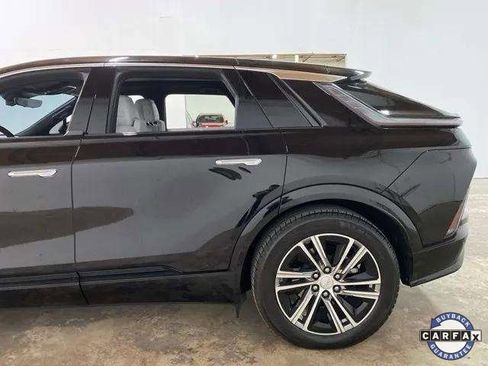 Used 2023 Cadillac Lyriq 2WD image 97