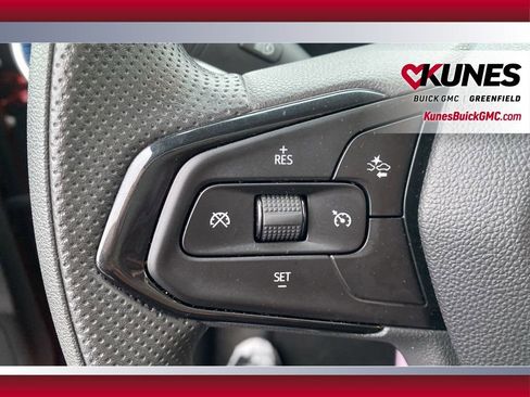 Used 2025 Chevrolet Trax LT image 18