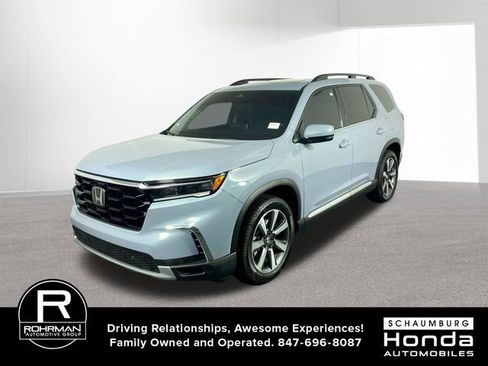 Used 2024 Honda Pilot Touring image 2