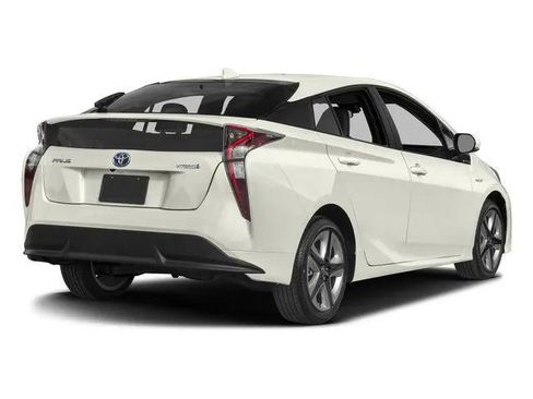 Certified 2016 Toyota Prius Four Touring image 2