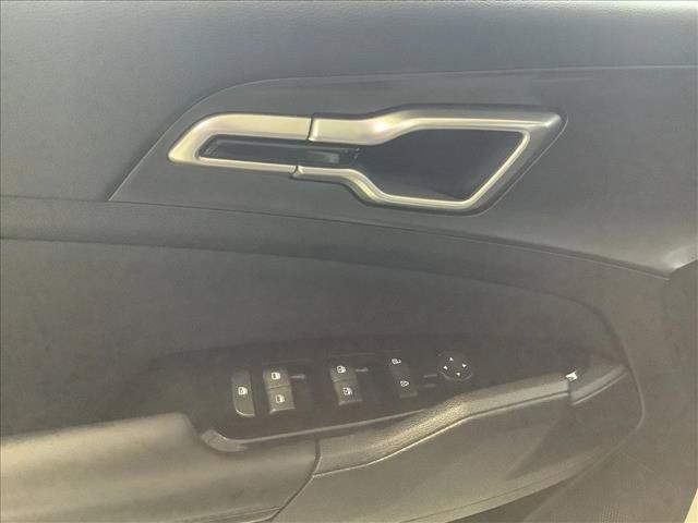 Used 2023 Kia Sportage EX FWD image 11