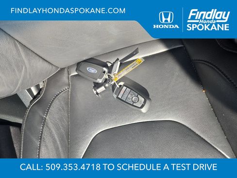 Used 2020 Ford Edge Titanium w/ Class II Trailer Tow Package AWD/4WD image 20