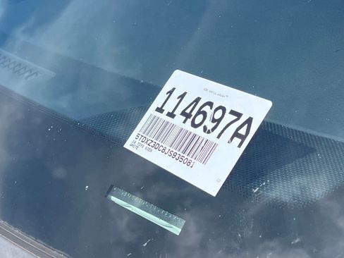 Used 2018 Toyota Sienna SE w/ Carpet Mat Package image 12