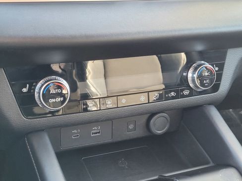 Used 2024 Mitsubishi Outlander SE image 26