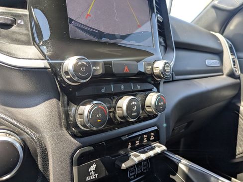 Used 2022 RAM 1500 Big Horn AWD/4WD image 18