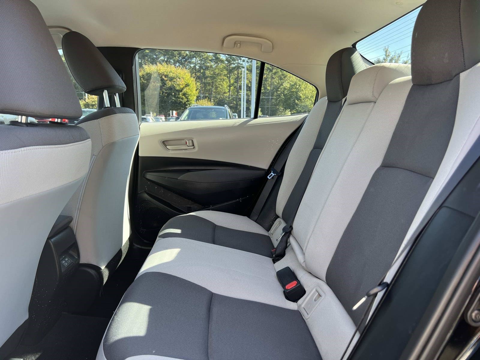Used 2024 Toyota Corolla LE FWD image 11