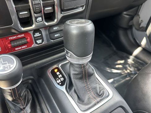 Used 2021 Jeep Wrangler Unlimited Rubicon w/ Dual Top Group image 15