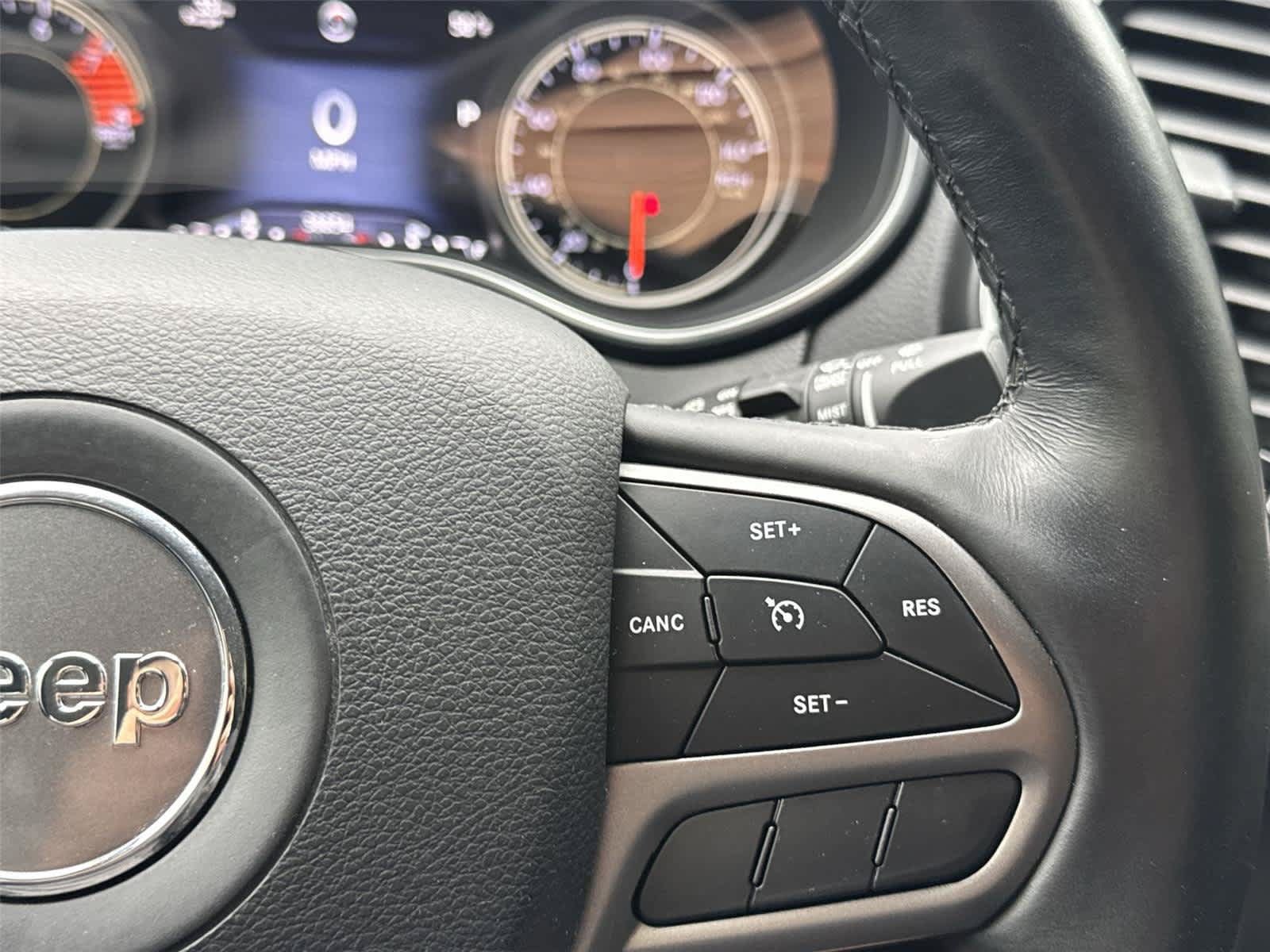 Used 2019 Jeep Cherokee Limited AWD/4WD image 20