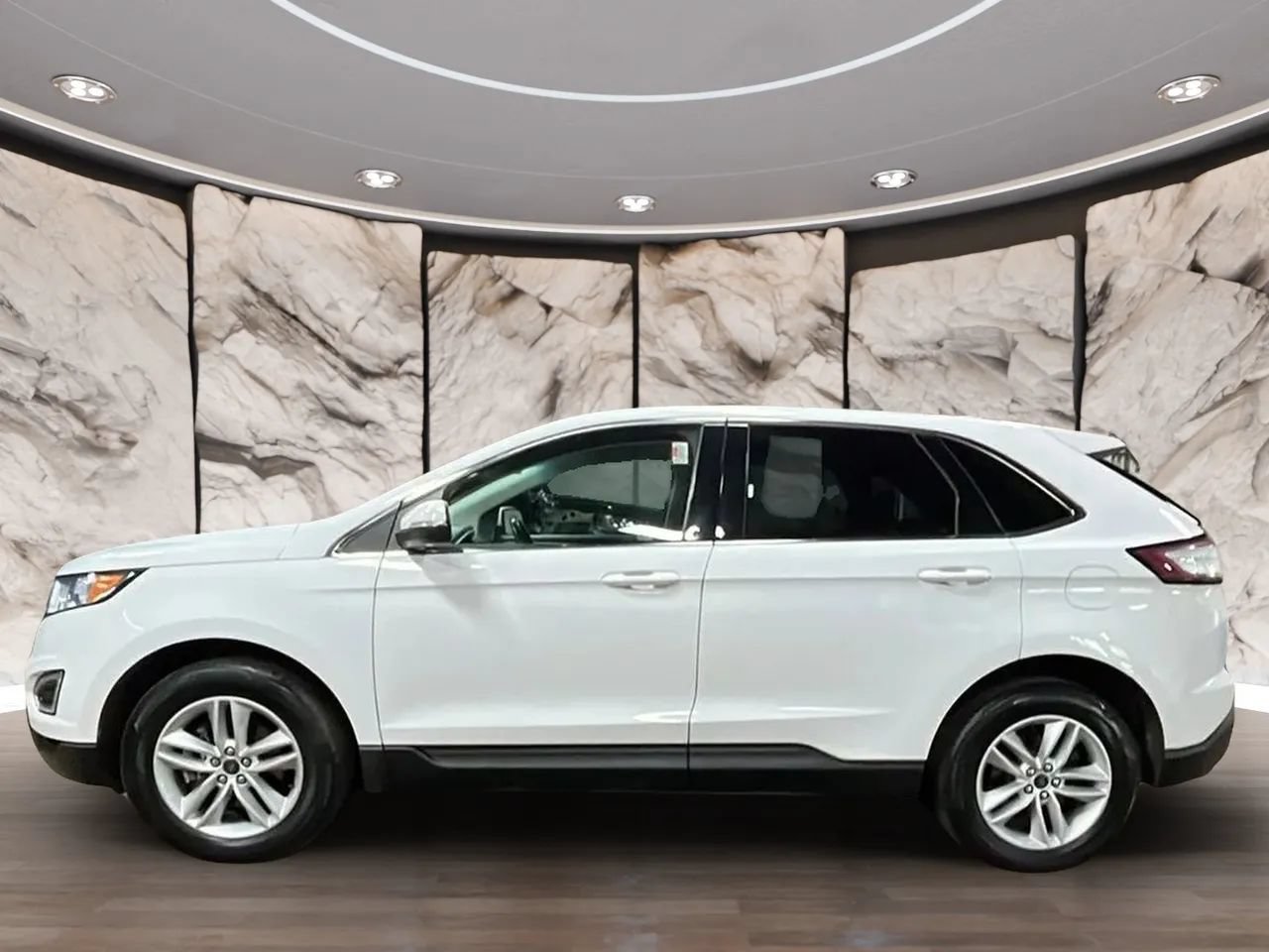 Used 2017 Ford Edge SEL FWD image 6