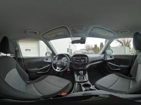 Used 2025 Kia Soul LX w/ LX Technology Package image 43