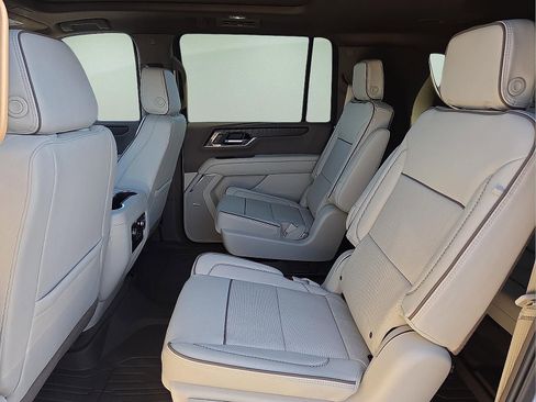 New 2026 GMC Yukon XL Denali w/ Sun & Power Step Package AWD/4WD image 11