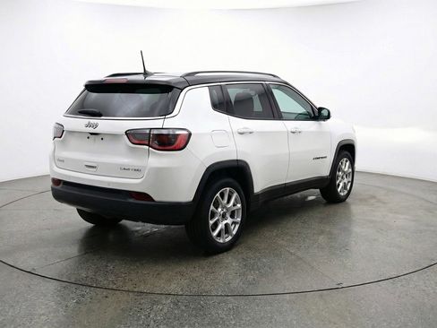Used 2025 Jeep Compass Limited AWD/4WD image 9