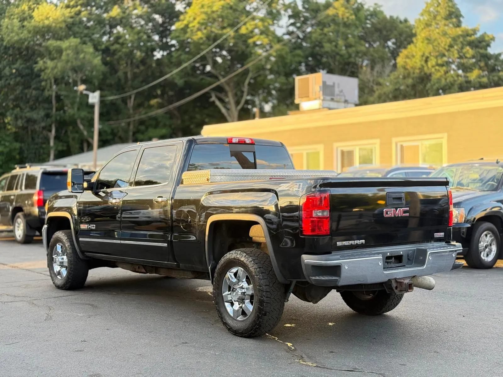 Used 2015 GMC Sierra 2500 SLE AWD/4WD image 7