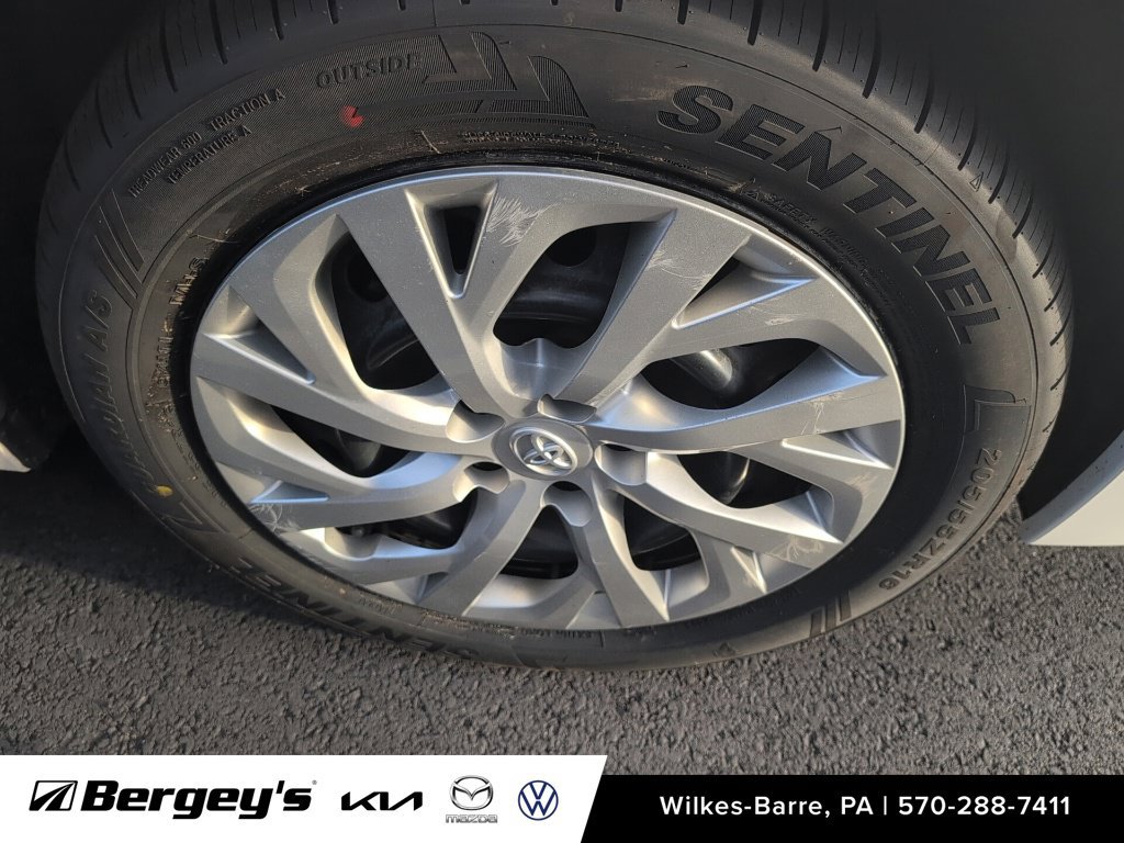 Used 2019 Toyota Corolla LE FWD image 5