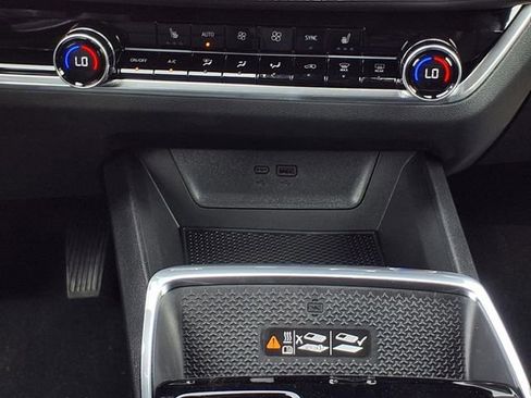 New 2026 Chevrolet Equinox LT w/ Convenience Package II image 12