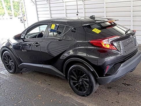 Used 2021 Toyota C-HR XLE image 3