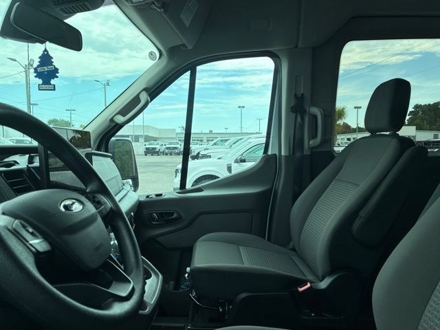 Used 2025 Ford Transit 350 XLT RWD image 5