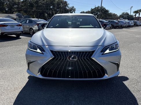 Used 2025 Lexus ES 350 w/ Premium Package image 8