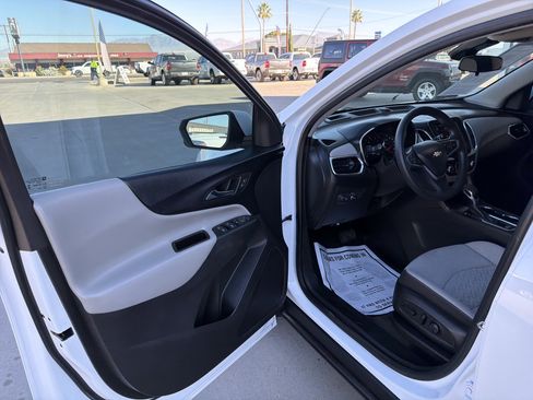 Used 2023 Chevrolet Equinox LS w/ LS Convenience Package image 13
