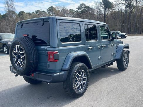 New 2026 Jeep Wrangler Sahara AWD/4WD image 7