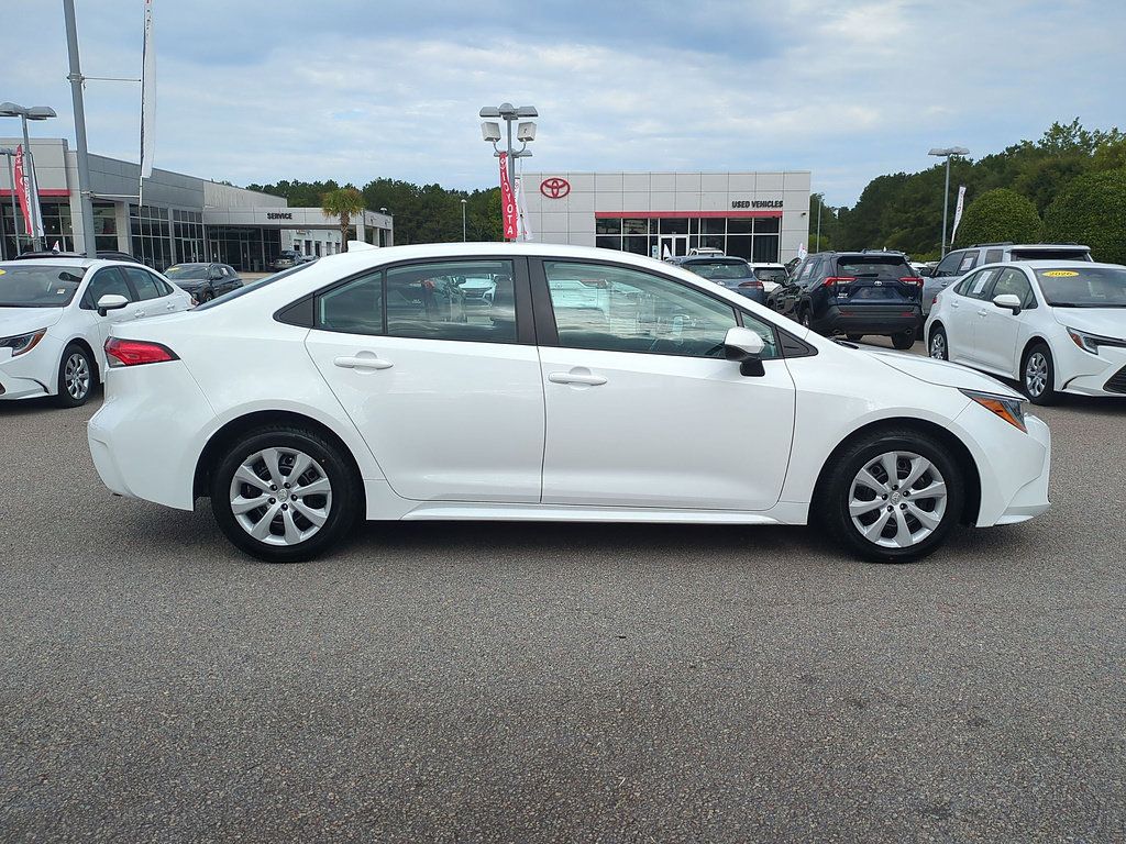 Certified 2024 Toyota Corolla LE FWD image 2