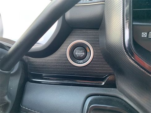 Used 2024 RAM 2500 Limited image 27